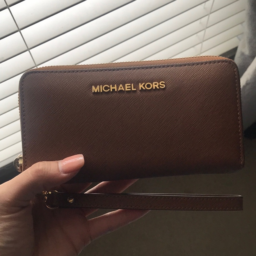 Michael Kors Jet Set Travel Wallet